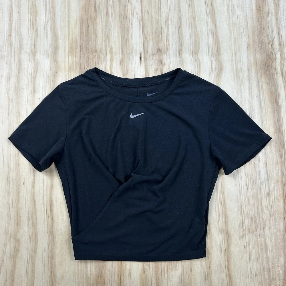 Nike Dri-FIT Woman's Black Short Sleeve Crew Neck Pullover T-Shirt Logo XS